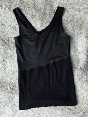 bebe Black Asymmetric Seamless Tank Top SMALL